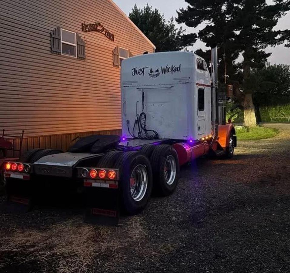 Used 2002 Kenworth W900