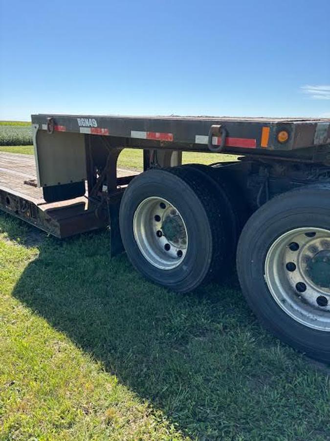 Used 2012 Fontaine Renegade Removable Gooseneck Trailer