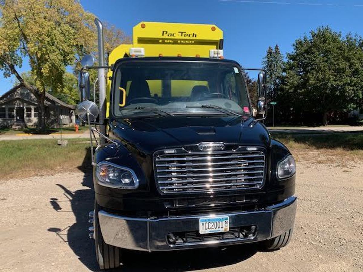 Used 2022 Freightliner M2