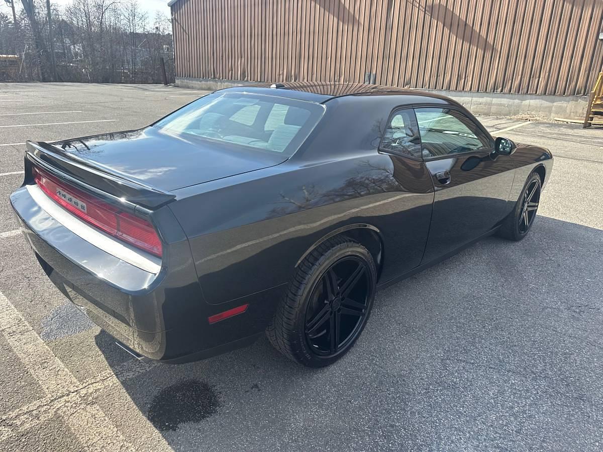 Used 2014 Dodge CHALLENGER SXT