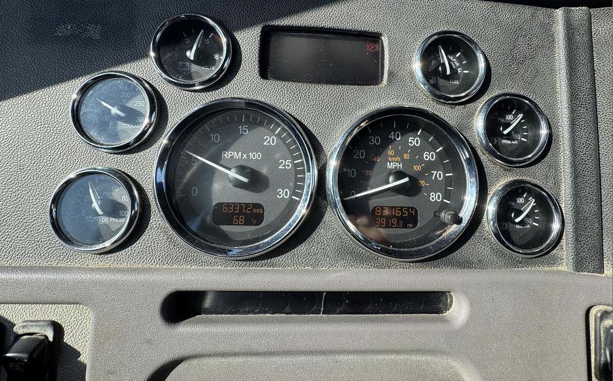 Used 2013 Peterbilt 389 Sleeper Semi Truck