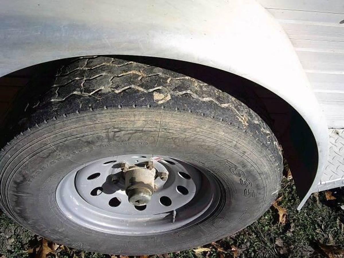 Used 1991 WW 3 Horse Slant Trailer