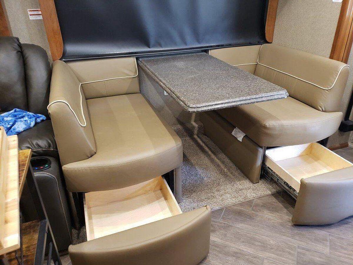 Used 2018 Holiday Rambler Endeavor XL 38N  360 XCM Diesel Pusher Motorhome