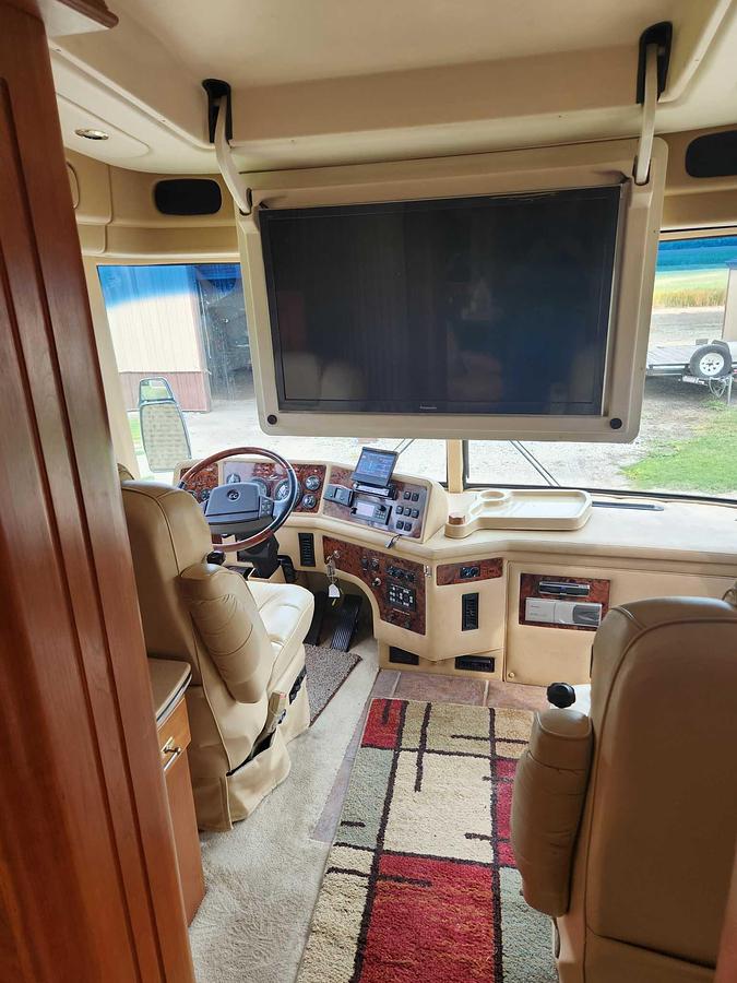 Used 2001 Country Coach Magna
