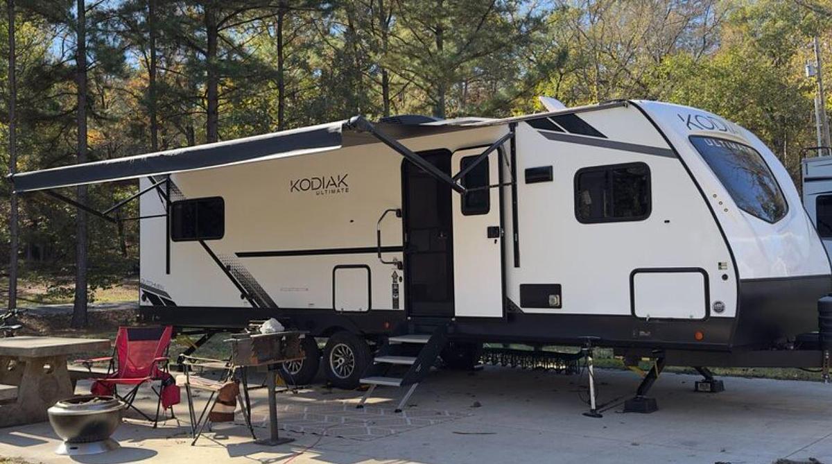 Used 2024 Dutchmen Kodiak Ultimate 2921FKDS