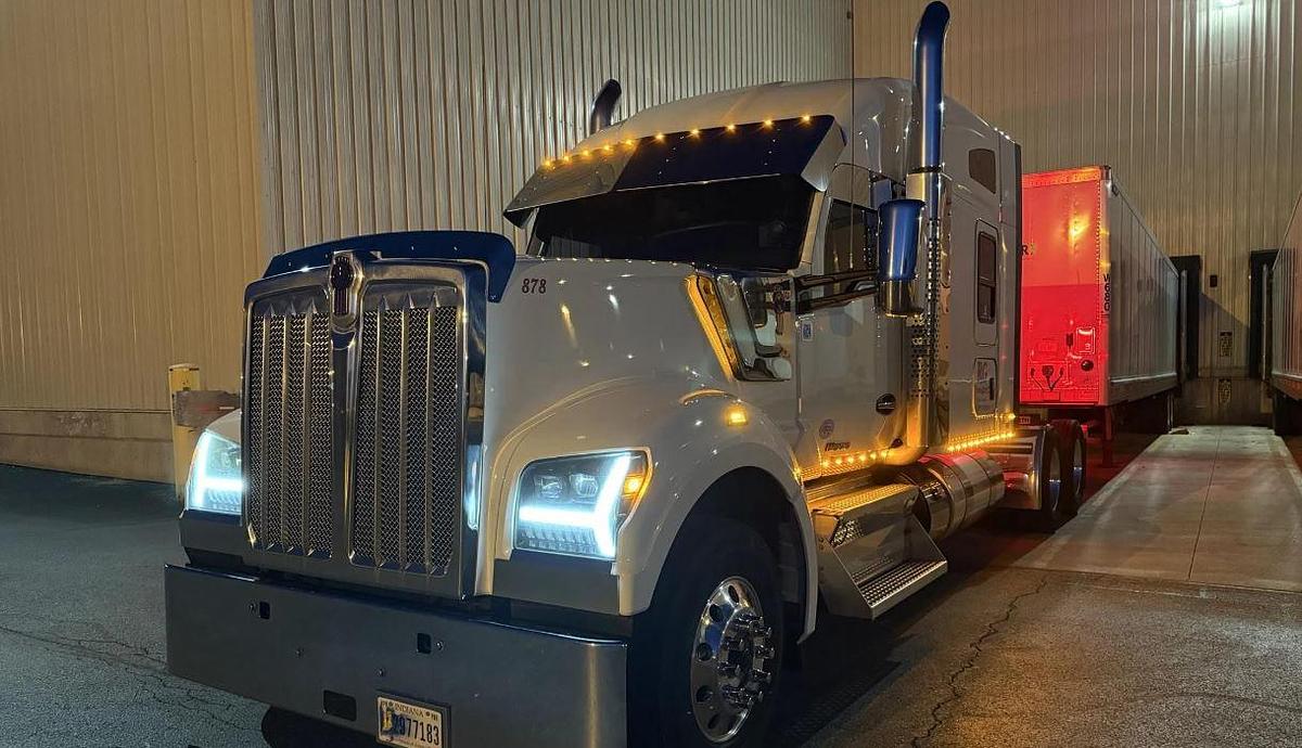 Used 2021 Kenworth W990