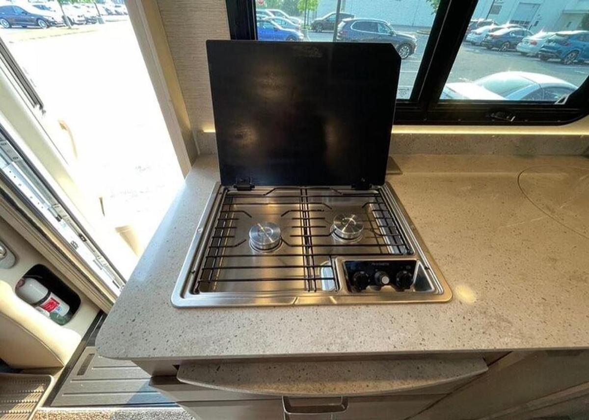 Used 2022 Tiffin Motorhomes Wayfarer 25RW Class C Motorhome