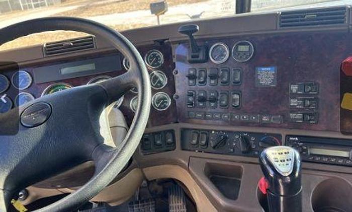 Used 2015 Freightliner CORONADO 122
