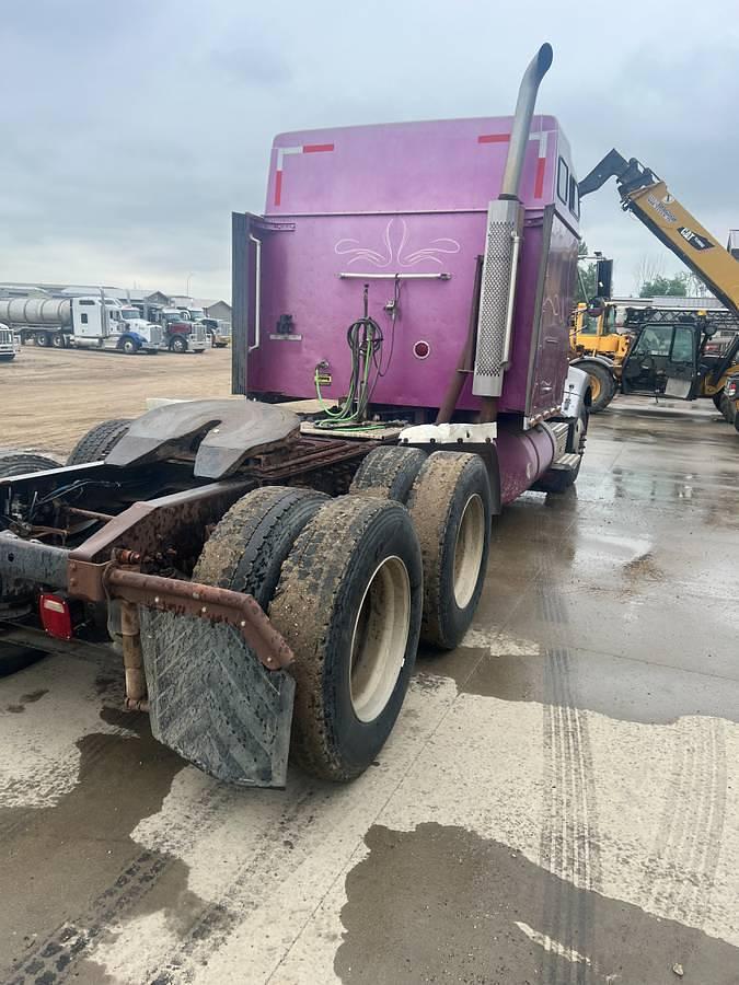 Used 1997 INTERNATIONAL 9400 Sleeper Semi Truck