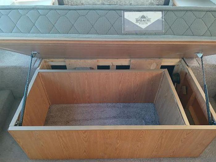 Used 2004 Four Winds Hurricane