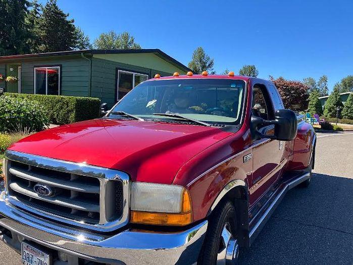 Used 2001 Ford Super Duty F-350 DRW Lariat