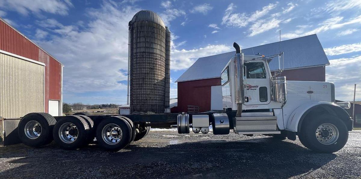 Used 2018 PETERBILT 389