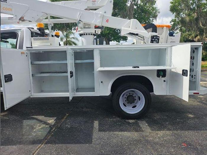 Used 2023 Ford F550 With Mounted On 2023 Axionlift AT4313L