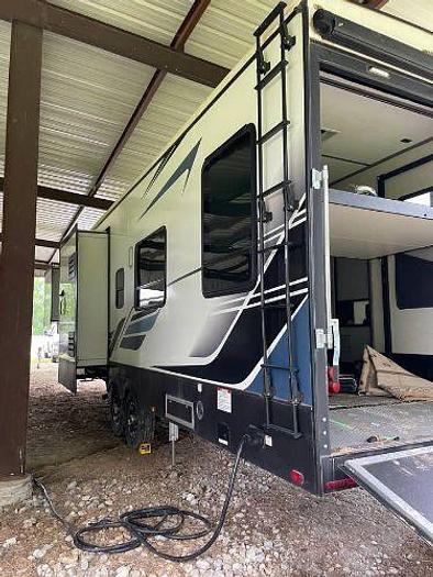 Used 2021 Keystone Carbon 348