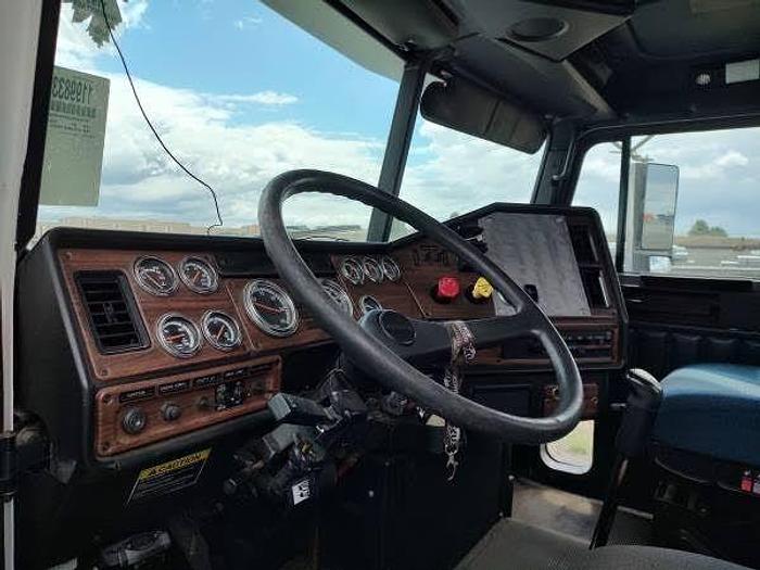 Used 1999 Freightliner Single Axle Truck