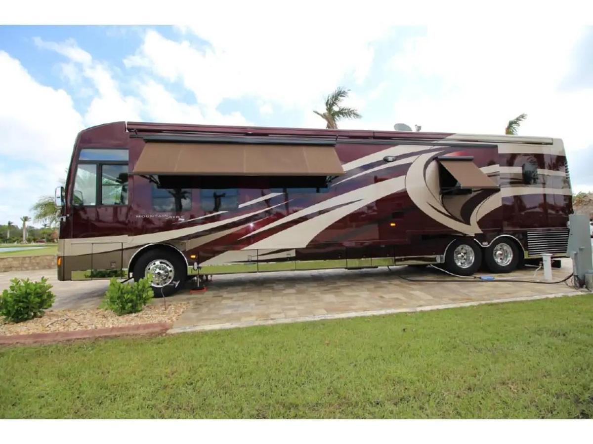 Used 2014 Newmar Mountain Aire 4369