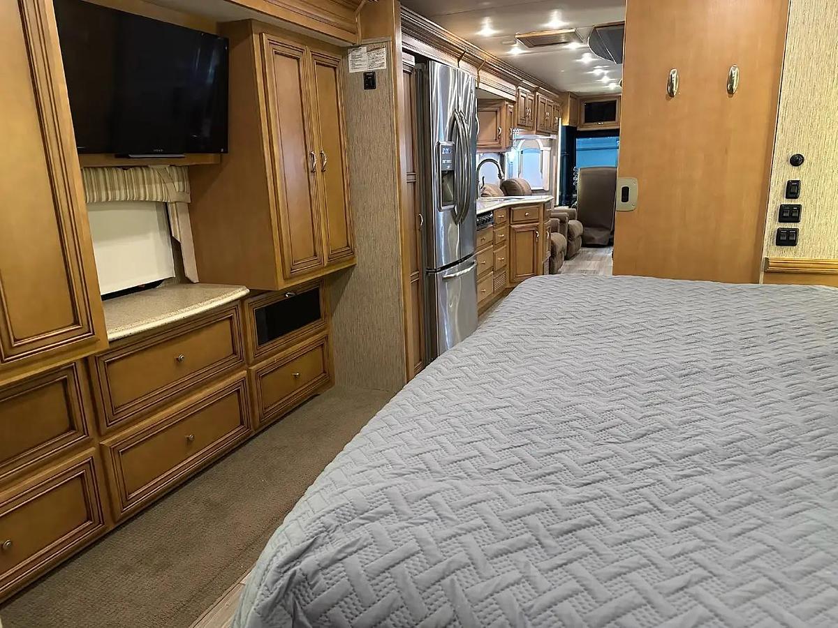 Used 2015 Newmar Ventana 4002