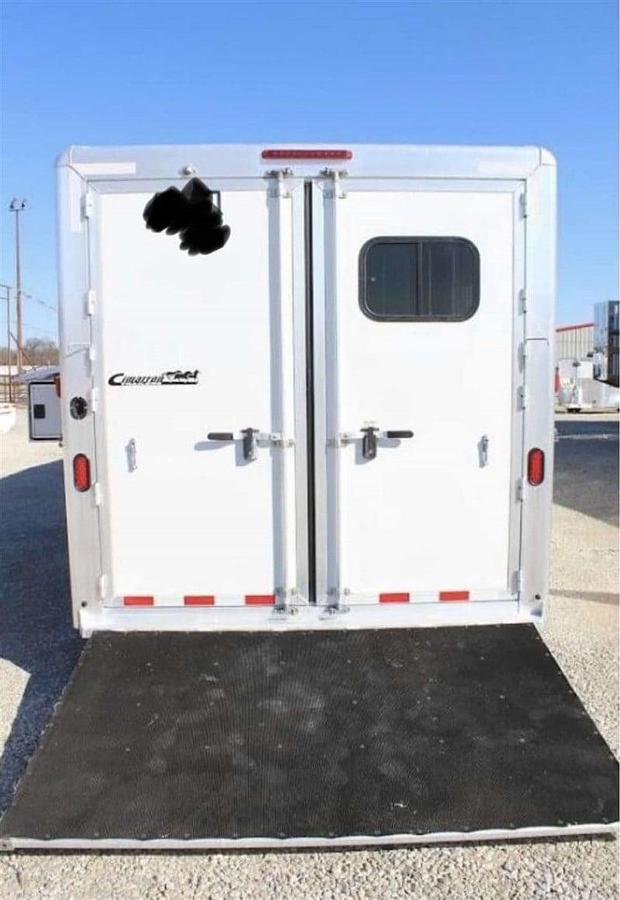 Used 2006 Cimarron Norstar Three Horse with Living Quarters