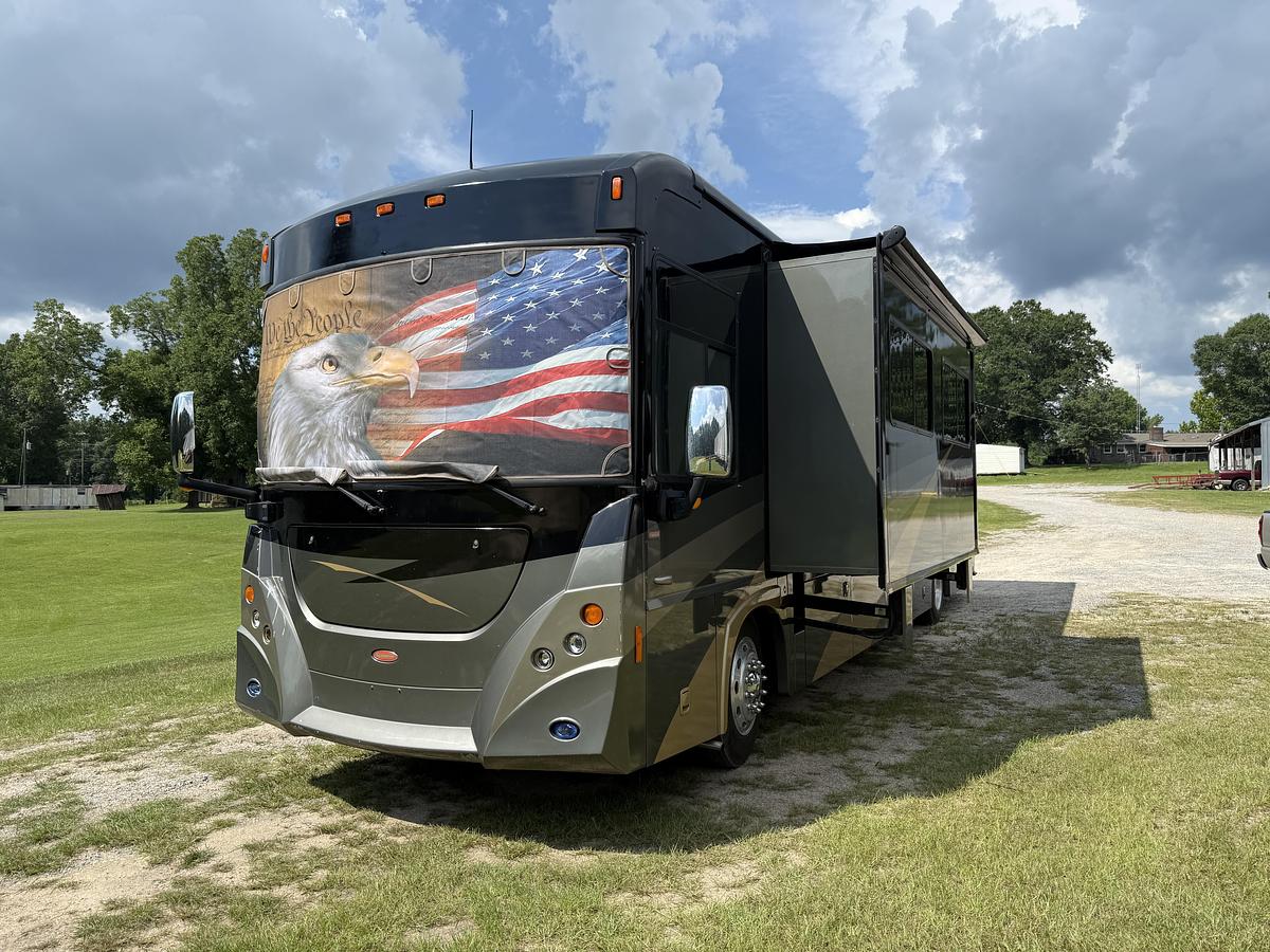 Used 2009 Winnebago Journey 39Z