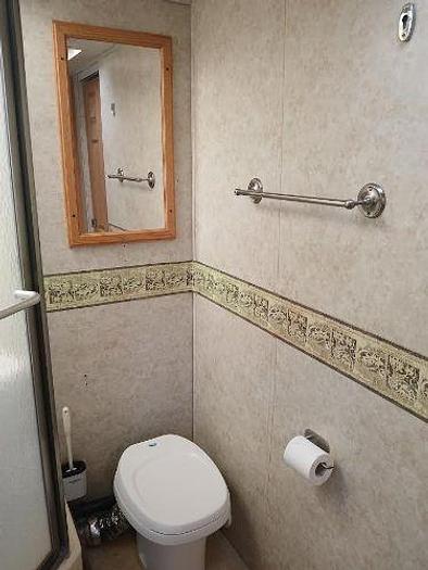 Used 2004 Four Winds Hurricane