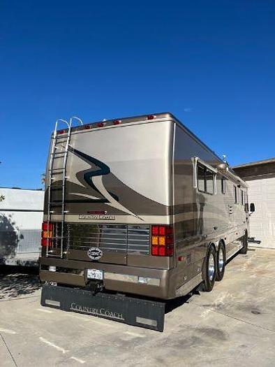Used 2002 Country Coach Magna