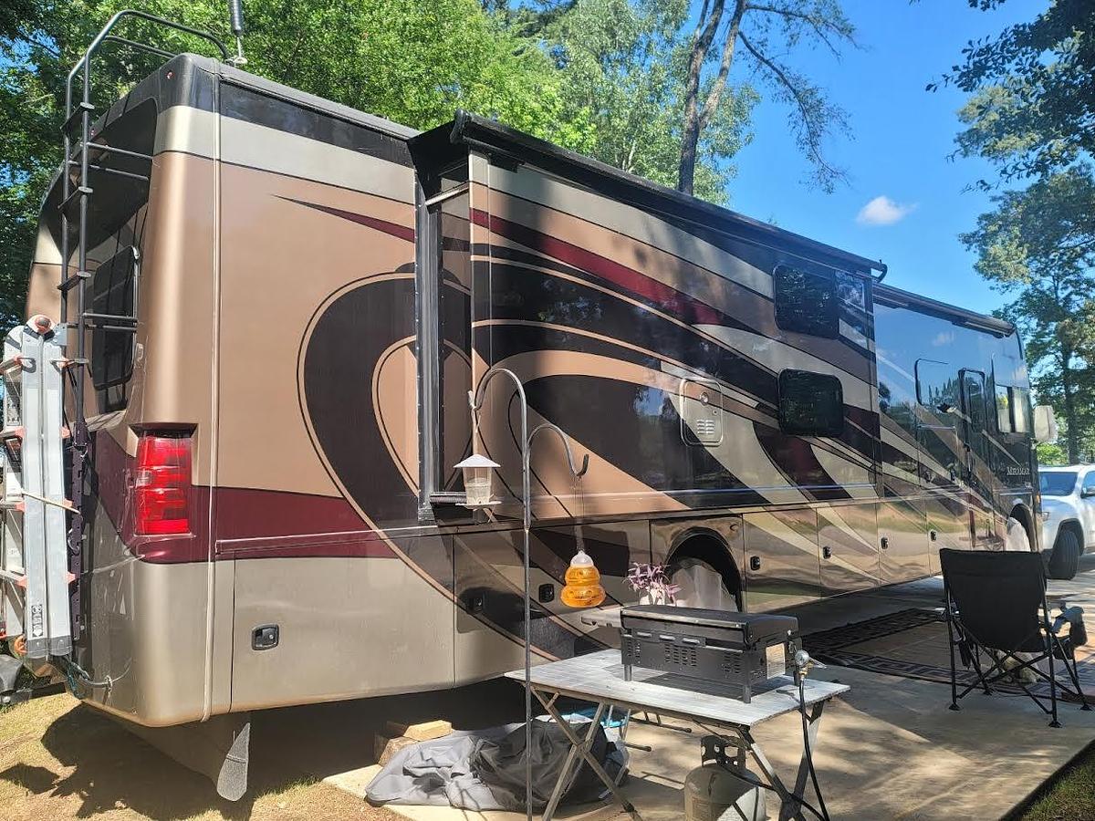 Used 2020 Thor Motor Coach Miramar 37.1 Class A Motorhome