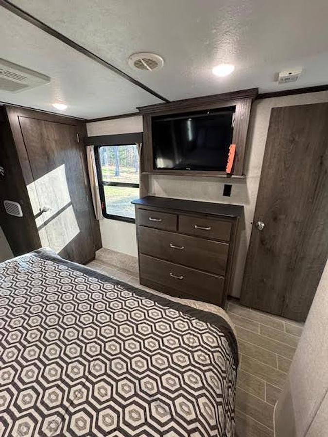 Used 2020 Keystone Montana High Country 385BR Fifth Wheel