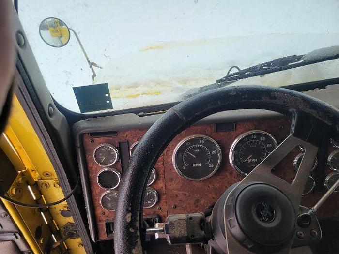 Used 1999 INTERNATIONAL 9400 and 2000 Great Lakes Trailer