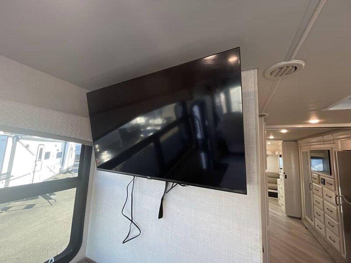 Used 2024 Fleetwood Fortis 36Y