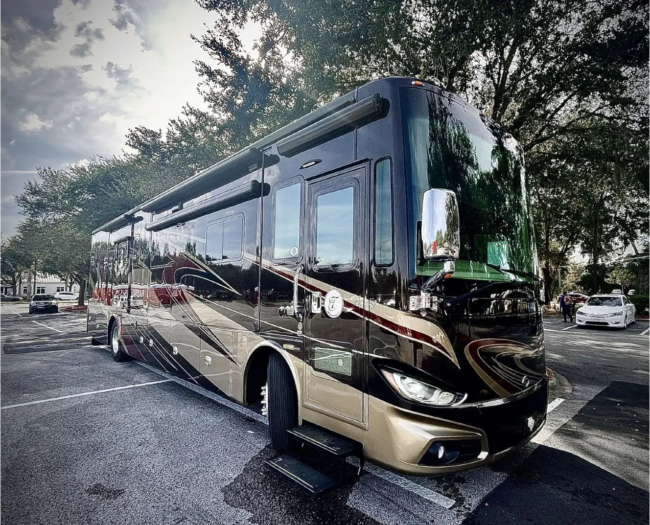 Used 2015 Tiffin Phaeton 40QTH