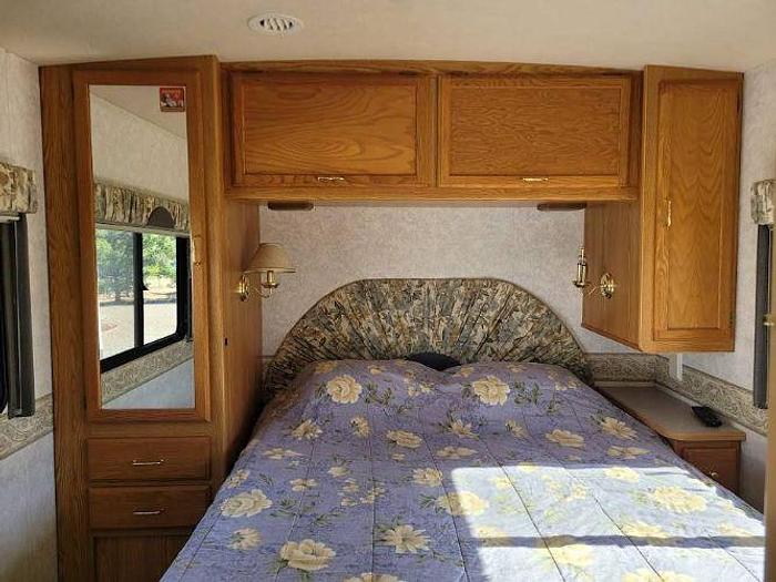 Used 2004 Winnebago SIGHTSEER