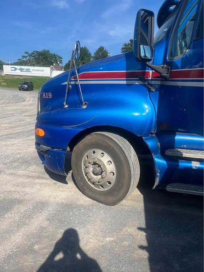 Used 2009 Kenworth T2000 Sleeper Semi Truck