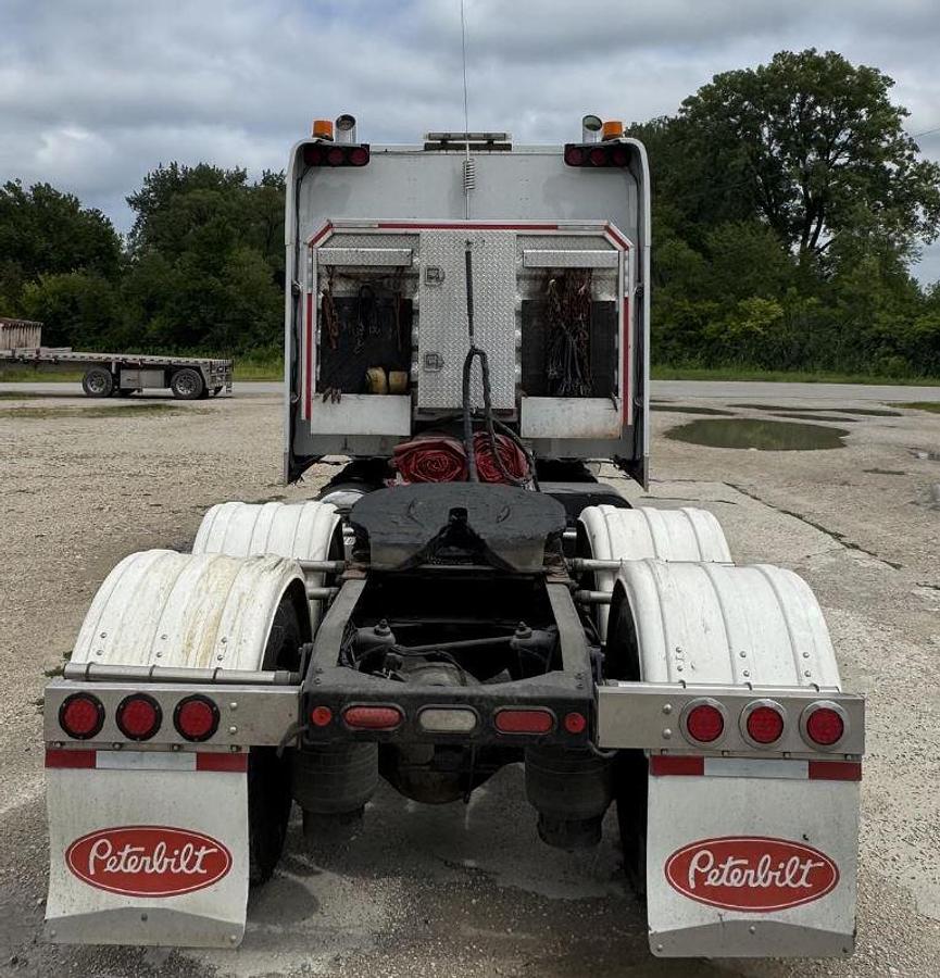 Used 2019 PETERBILT 389 Conventional Sleeper Semi