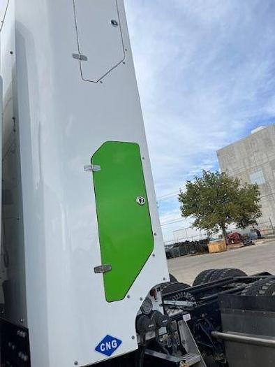 Used 2022 KENWORTH T880