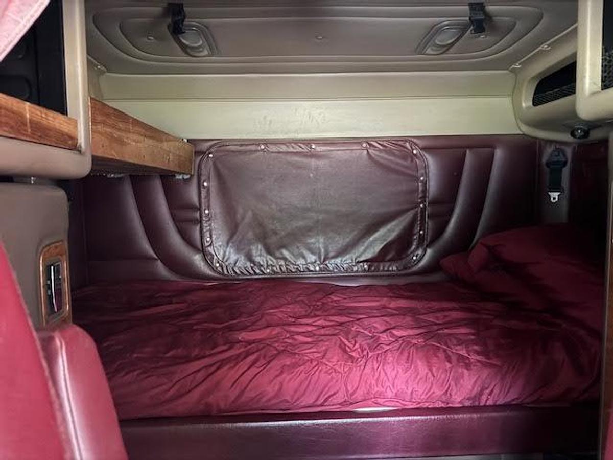 Used 2009 Peterbilt 389