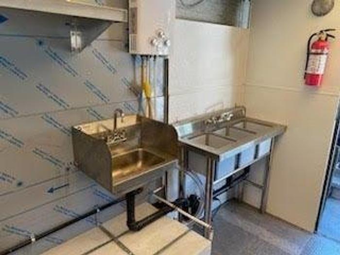 Used 1999 Freightliner Food Truck