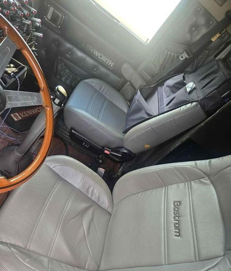 Used 1999 KENWORTH W900L Conventional Sleeper Semi