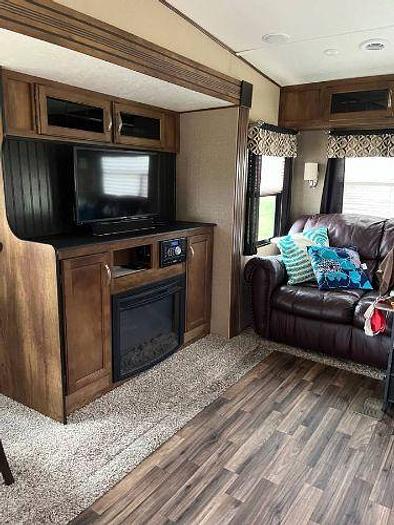 Used 2016 Coachmen Chaparral Lite 29RLS