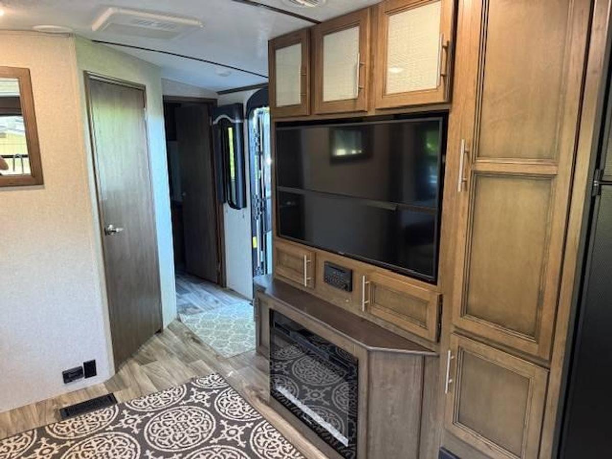 Used 2020 Keystone Cougar 30RKD Travel Trailer