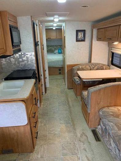 Used 2005 Winnebago Itasca Sunova 30B