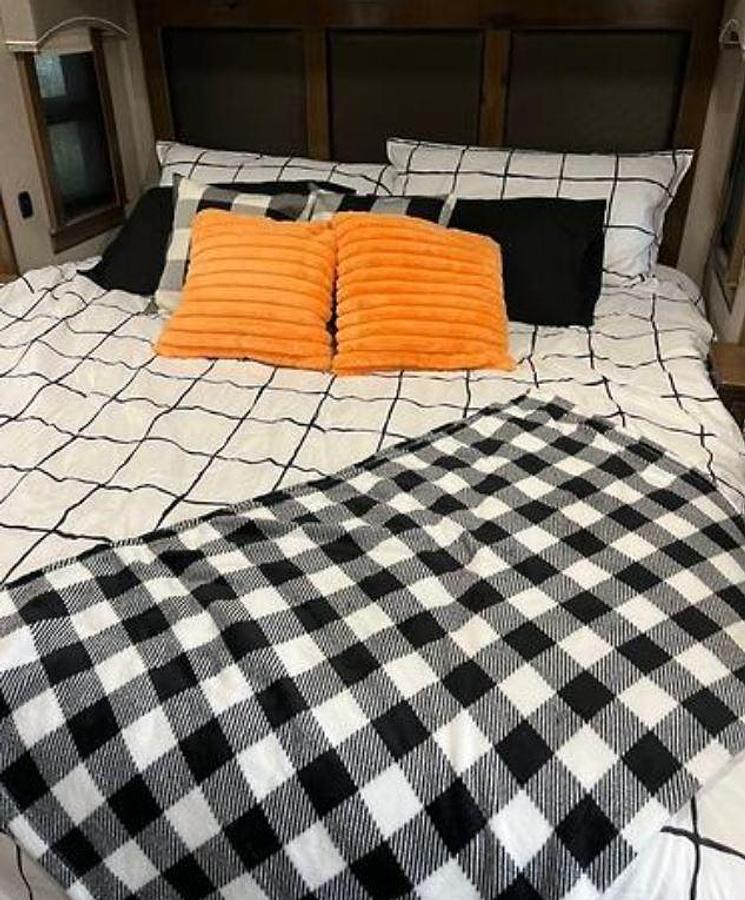 Used 2018 Forest River Riverstone Legacy 38FB-2 Fifth Wheel