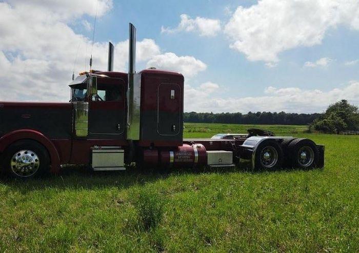 Used 2023 Peterbilt 389