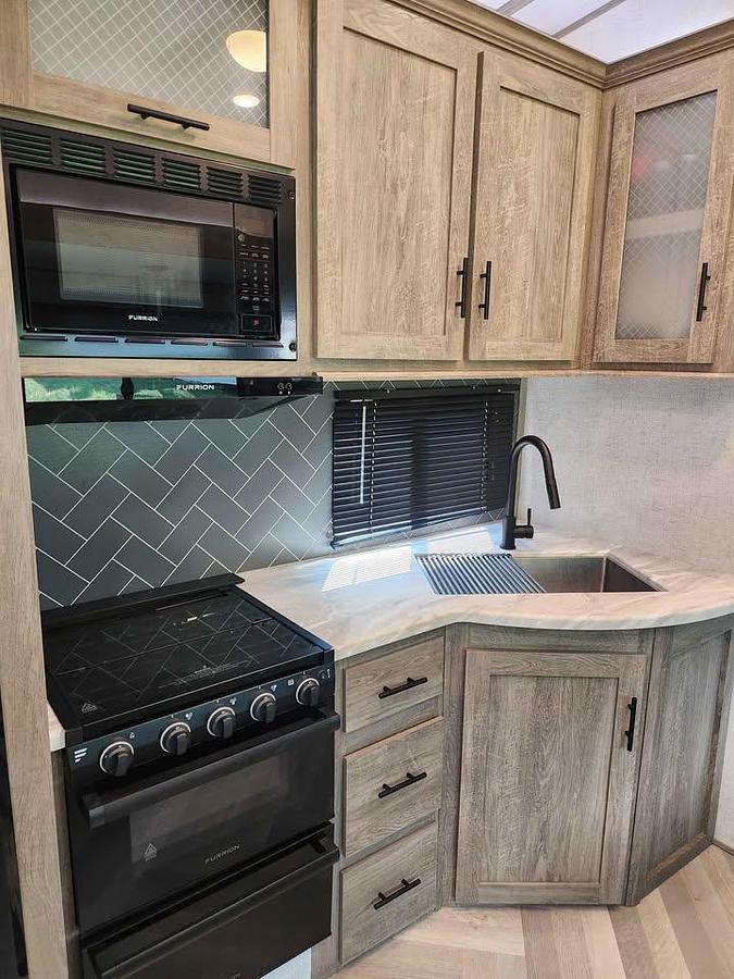 Used 2021 Forest River Wildwood Heritage Glen 356QB Fifth Wheel