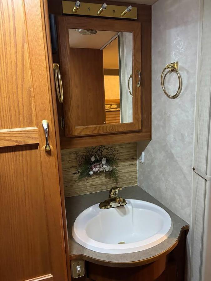 Used 2004 Bigfoot 30MH29SL Class C Motorhome