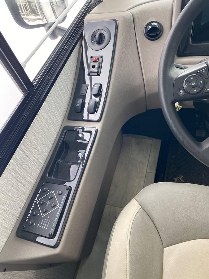 Used 2022 Coachmen Sportscoach 339DS