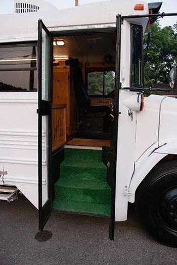 Used 2007 Freightliner FS-65 Digital Nomad Skoolie Motorhome