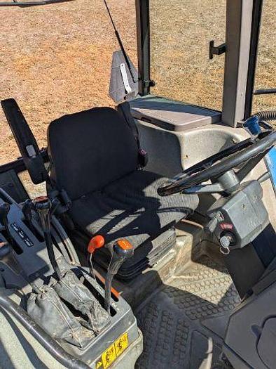 Used 1996 NEW HOLLAND 5640
