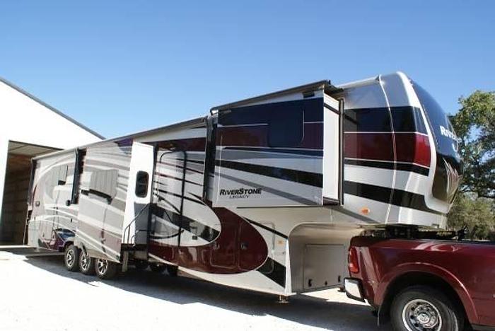 Used 2021 Forest River Riverstone 42FSKG