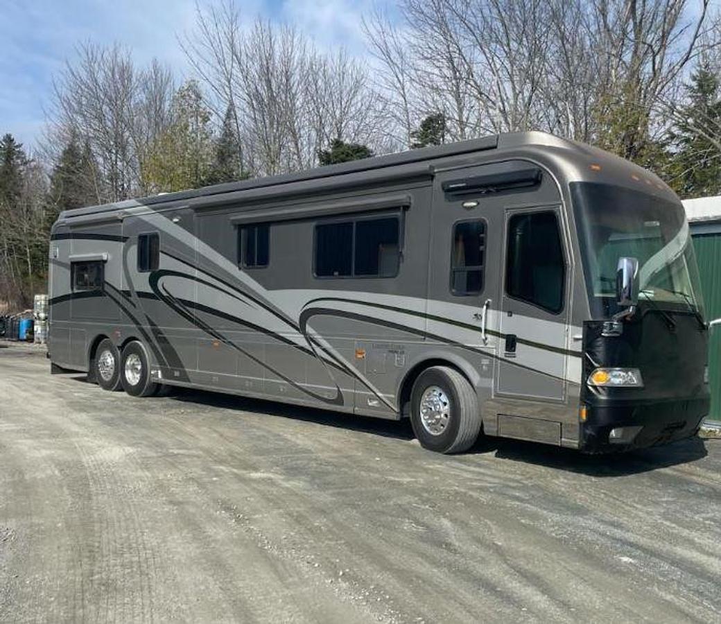 Used 2005 Country Coach Magna 630