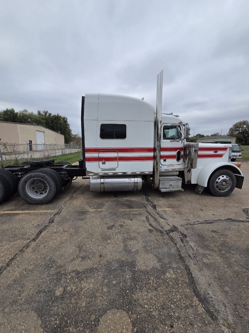 Used 2004 Peterbilt 379